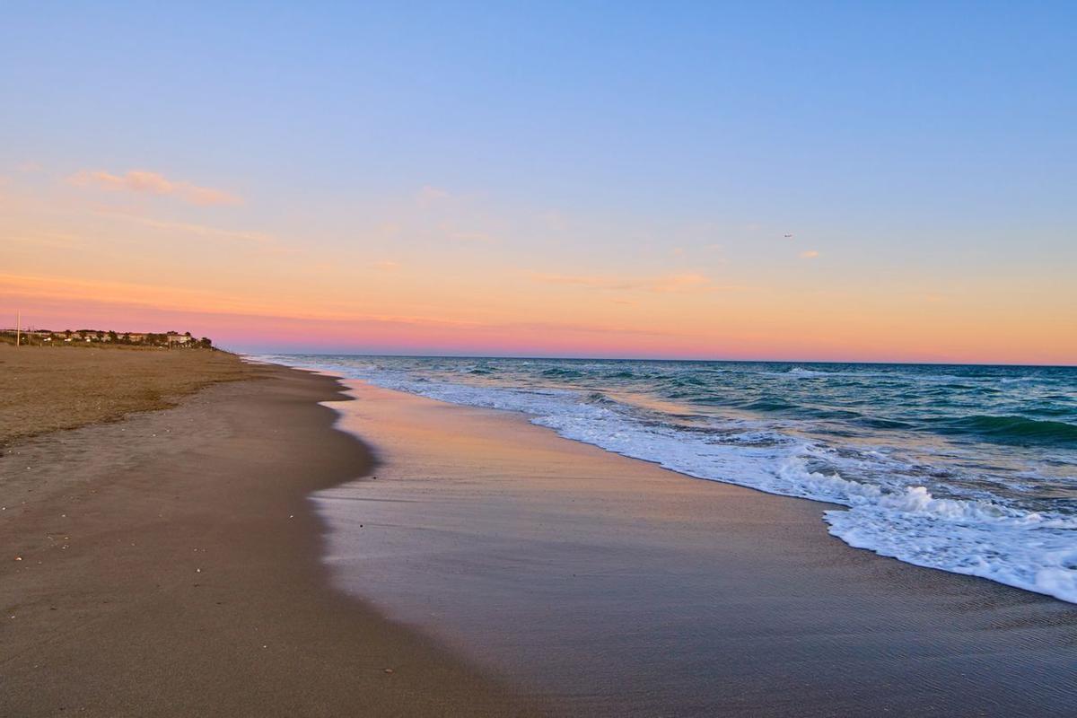 Atardecer en la playa de Gavà
