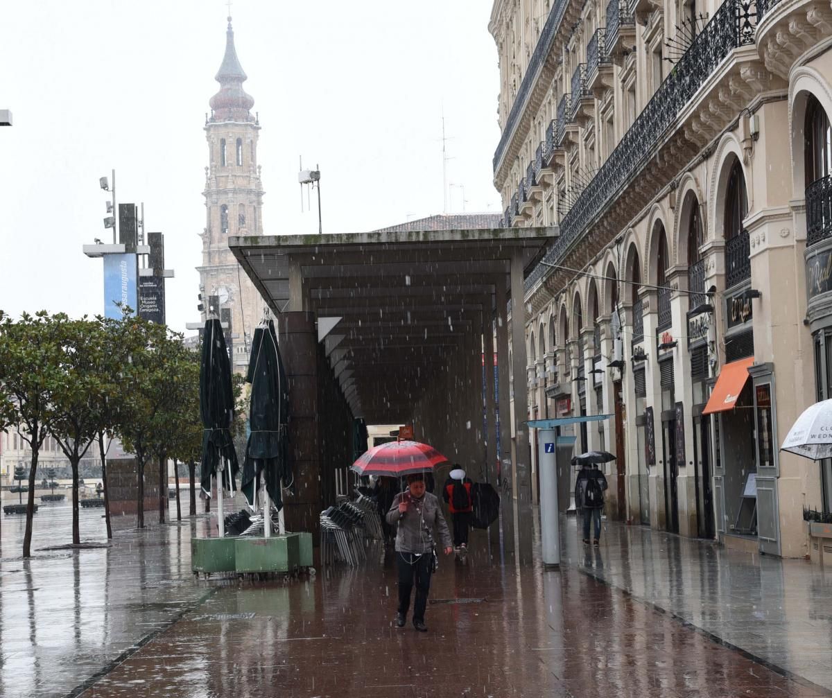 La nieve llega a Zaragoza