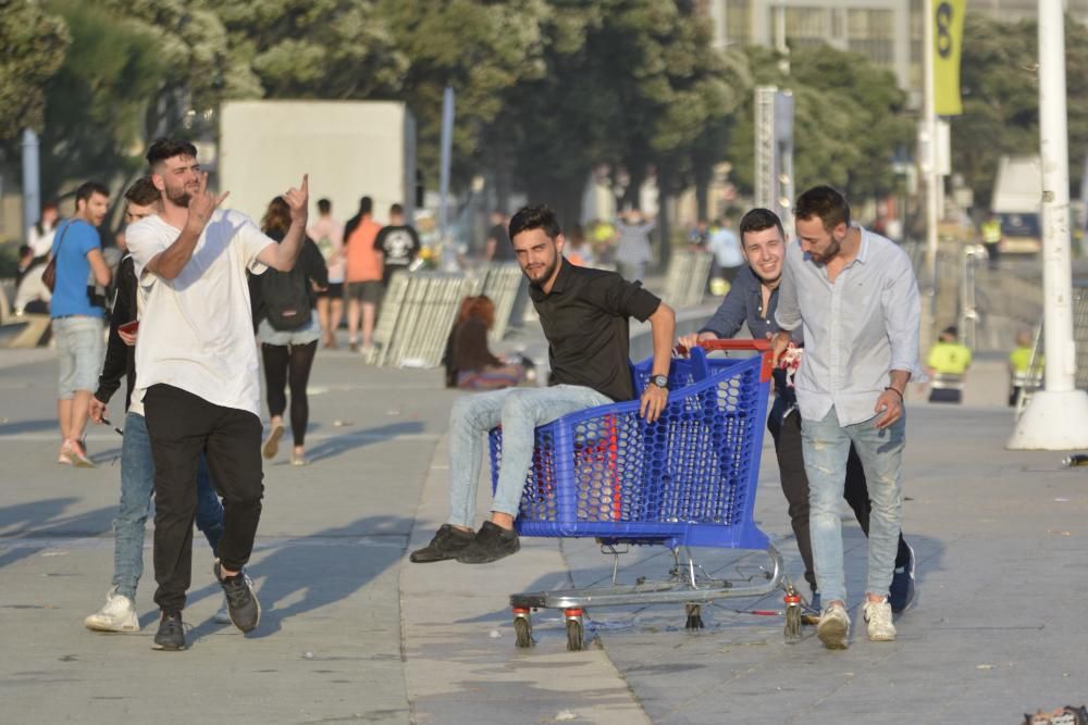 Así amanecieron las playas de ensenada del Orzán