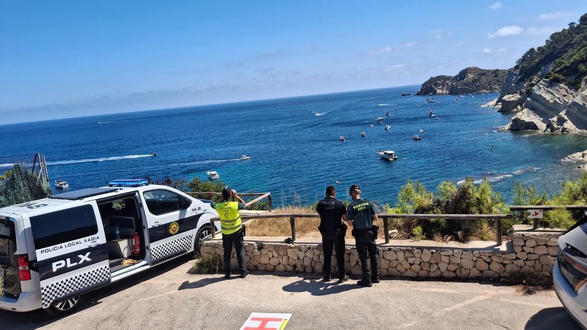 La vigilancia que se ha realizado esta mañana desde el mirador de la Cala Blanca