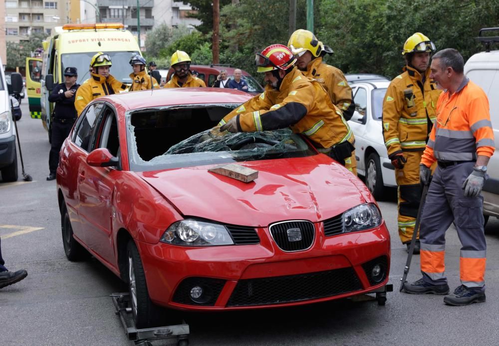 Coche volcado