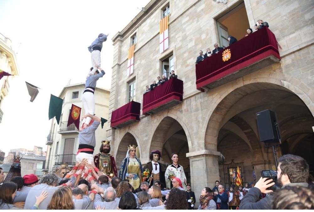 Diada d'imatgeria i castells a Manresa per la Llum