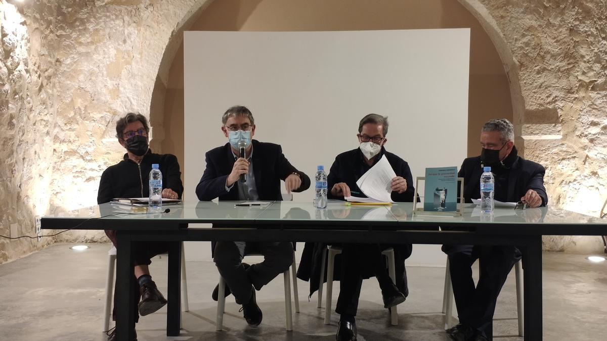 Pepe Reig, José Ferrándiz Lozano, Enrique Herreras y Andrés Pedreño, ayer durante la presentación del libro.