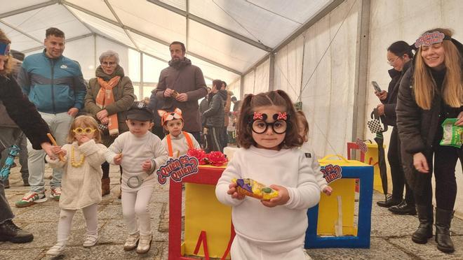 GALERÍA | El Desfile de los Chupetines llena de color el inicio del Carnaval de Toro