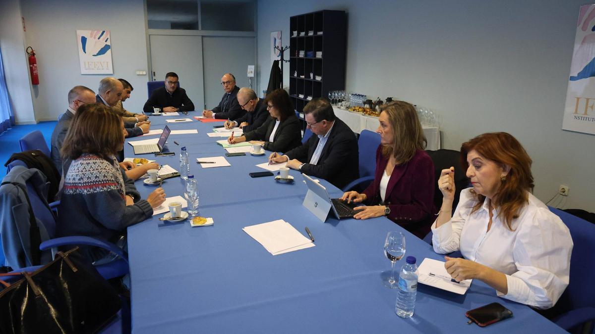 Reunión de los miembros del patronato del Ifevi.