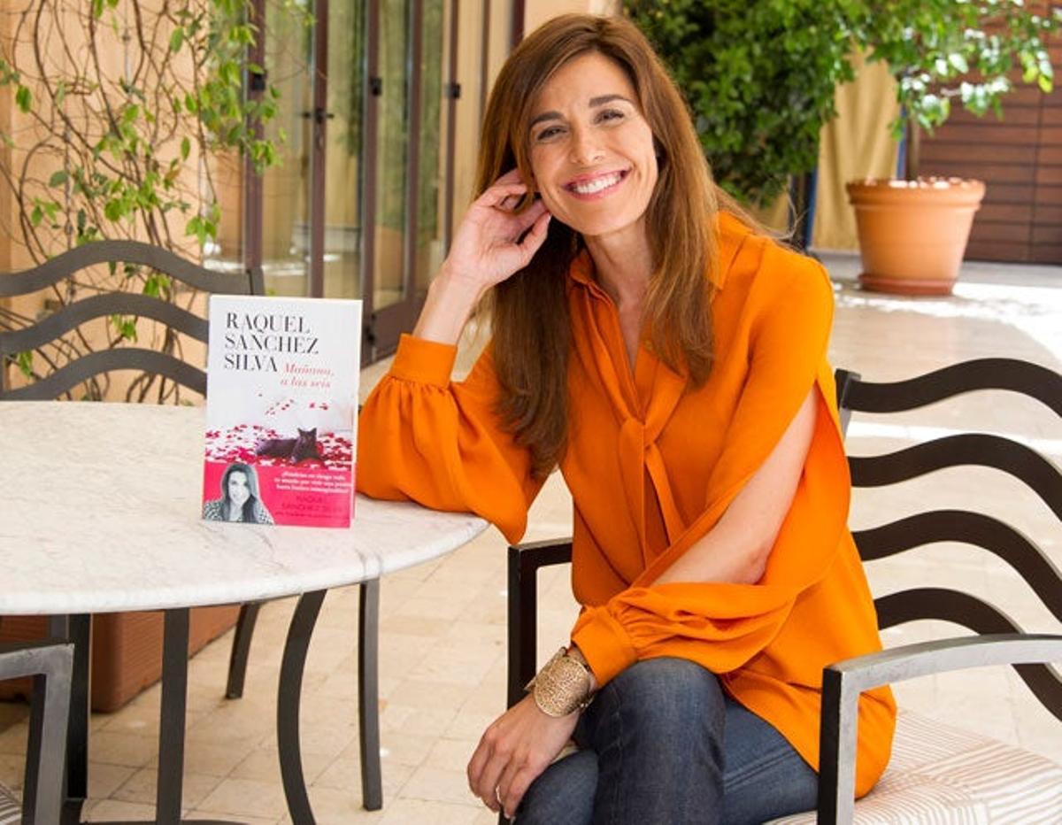 Raquel Sánchez Silva acaba de presentar su primera novela Mañana, a las seis. En él la periodista nos invita a hacer un viaje por aquellos sueños que nos hacen plantearnos lo que tenemos.