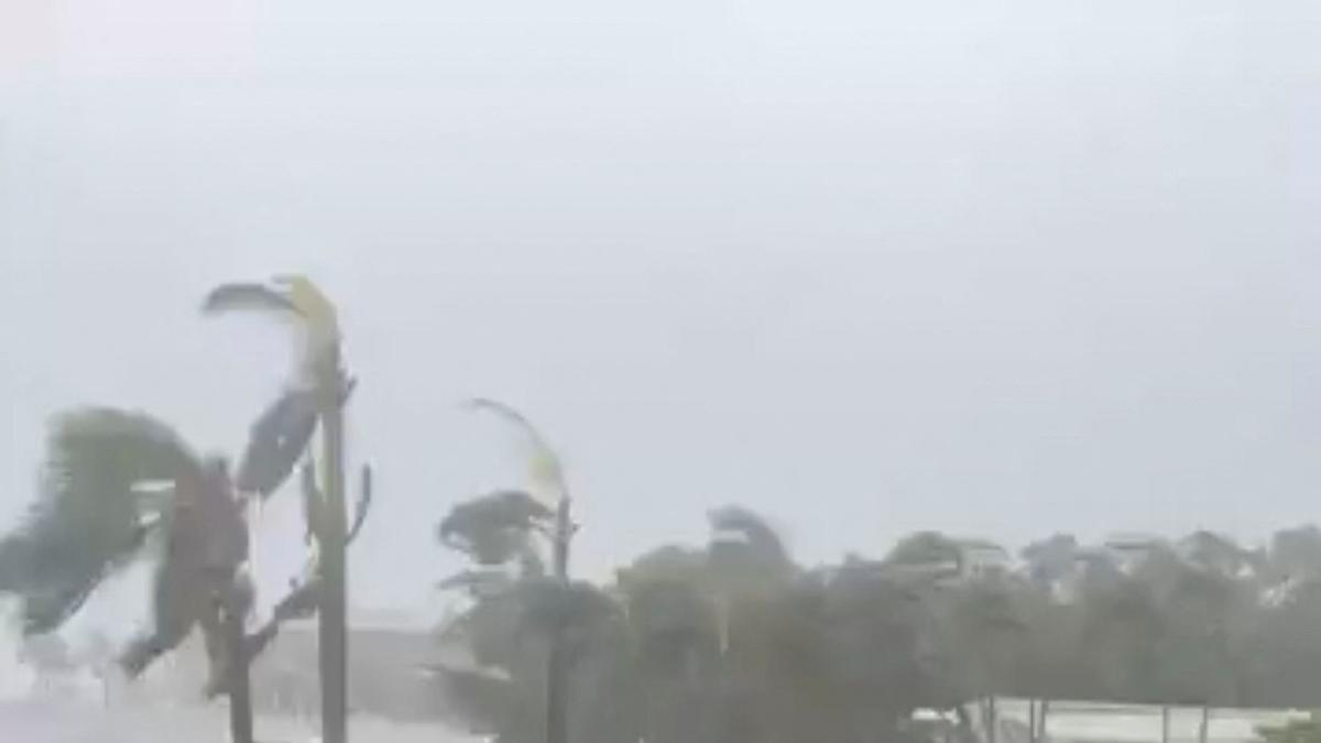 El huracán 'Ian' golpea con fuerza Florida