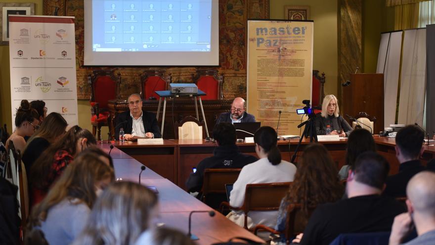 Mira Milosevich y Félix Arteaga analizan en Córdoba las repercusiones de la guerra en Ucrania para la geopolítica global