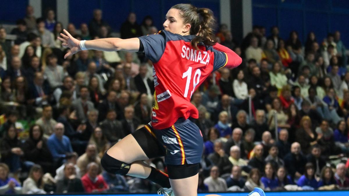 Ester Somaza, en el momento del lanzamiento