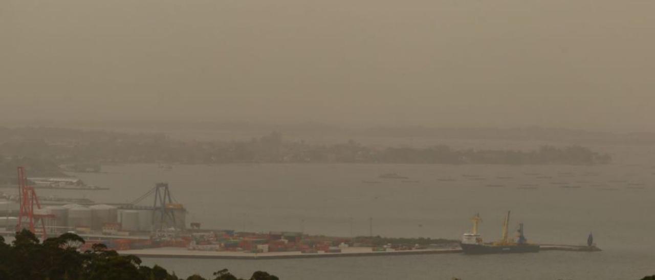 El puerto de Vilagarcía y la ría durante el episodio.