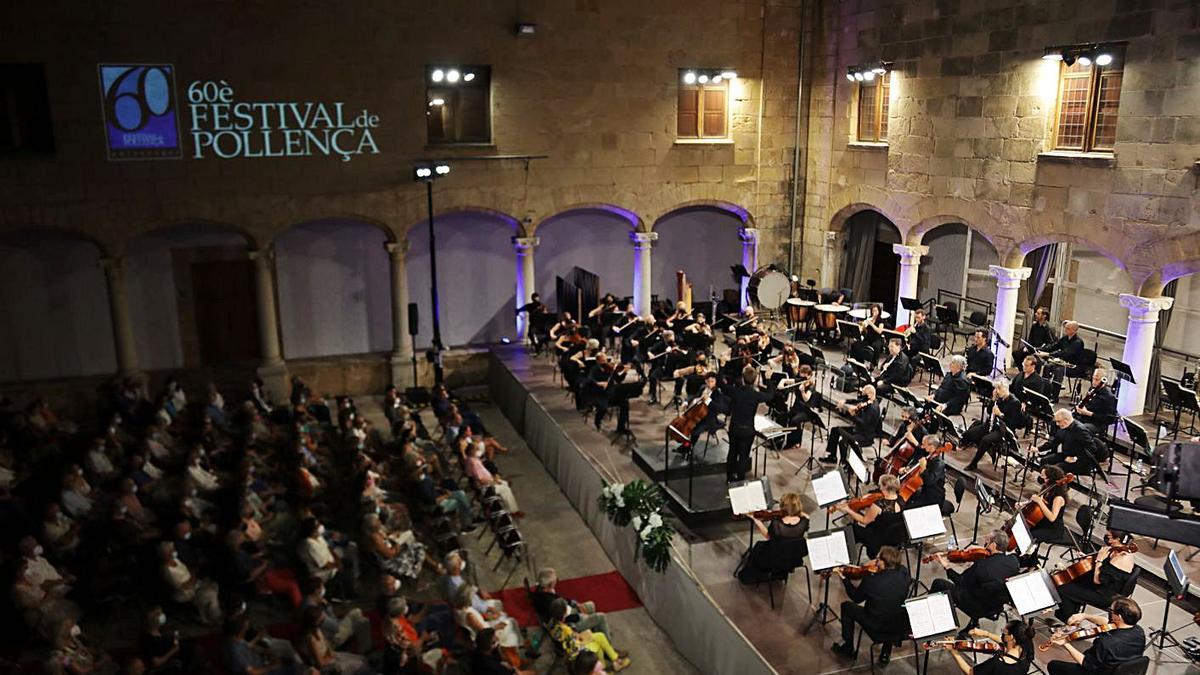 Recital de la Simfònica en el claustro de Sant Domingo.