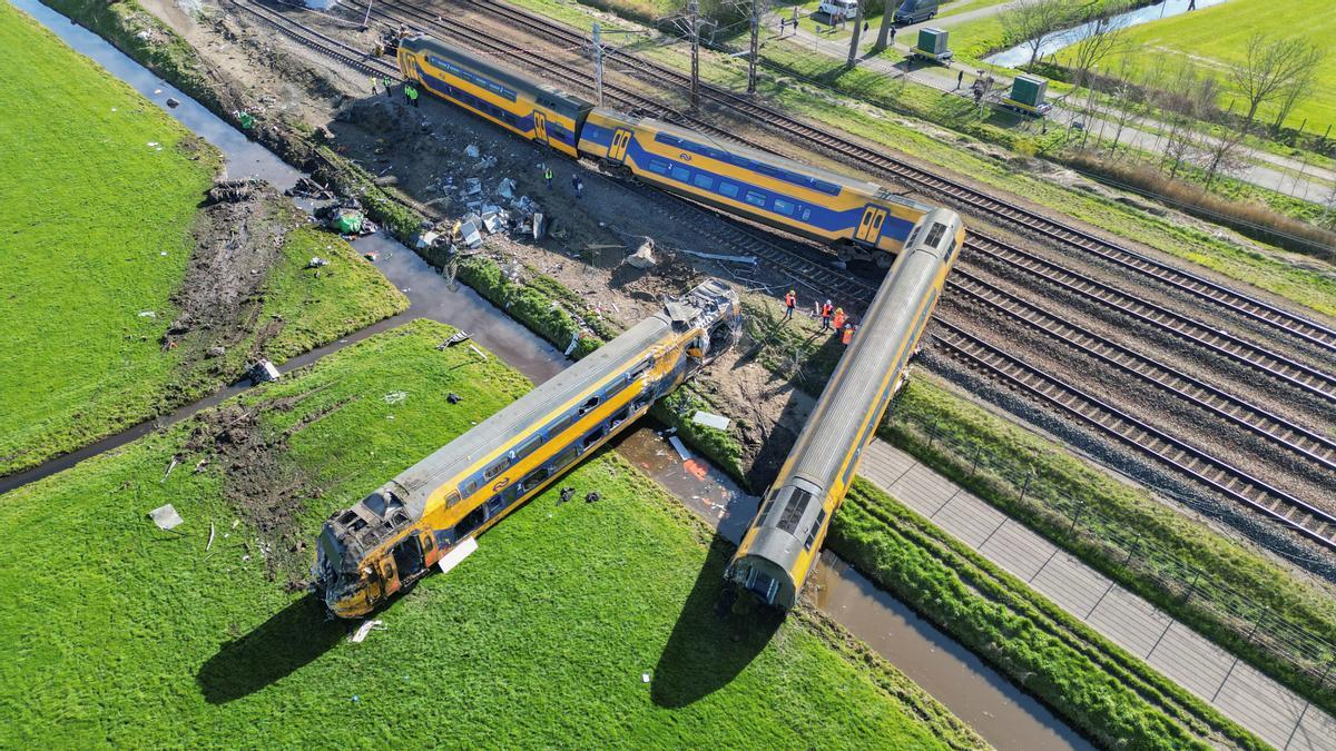 Al menos un muerto y 30 heridos tras el descarrilamiento de un tren en La Haya