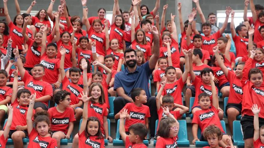 Rodrigo Corrales: “El balonmano me encontró, pero los amigos me engancharon a él”