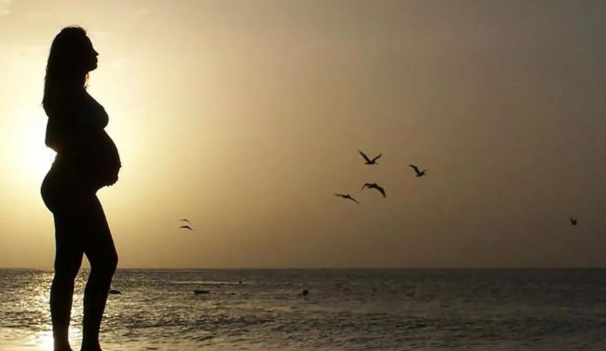 Consejos esenciales para un embarazo saludable durante el verano