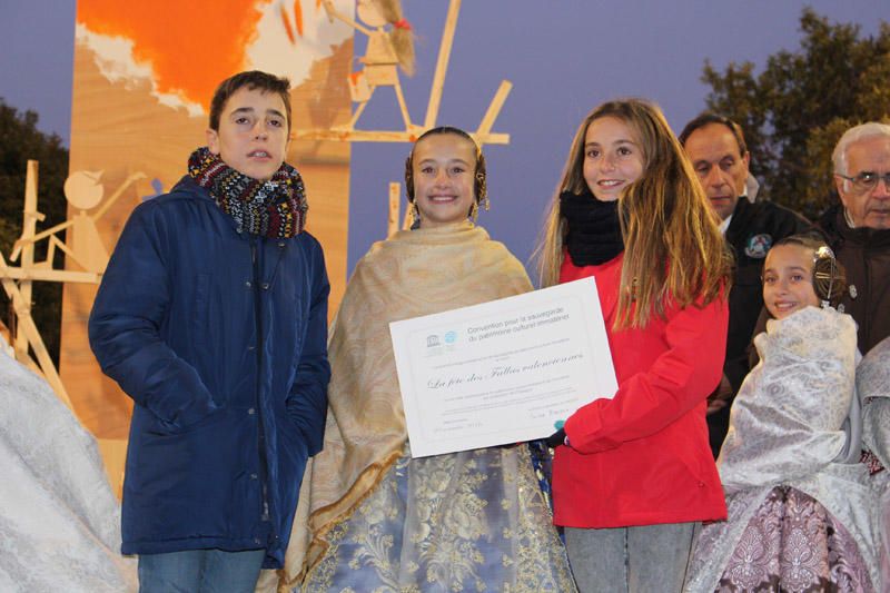 Entrega de los certificados de la Unesco a las Fallas infantiles