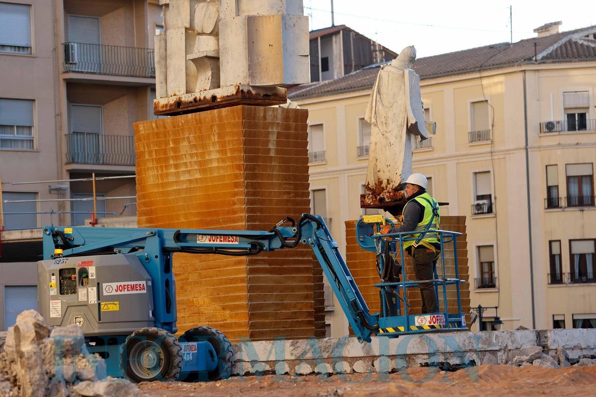 Retiran la imagen de San Jorge de la Rosaleda de Alcoy