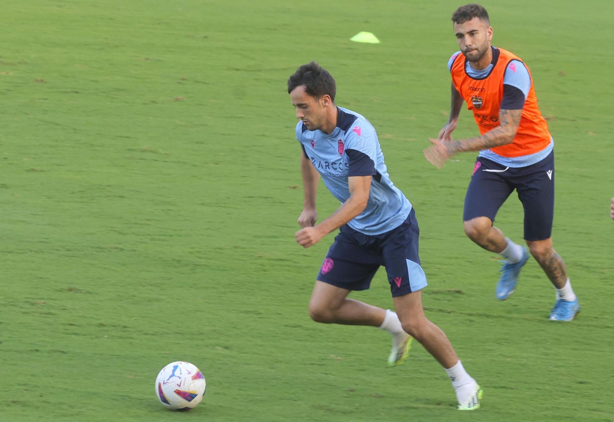 Entrenamiento del Levante UD previo al encuentro frente al Racing de Ferrol