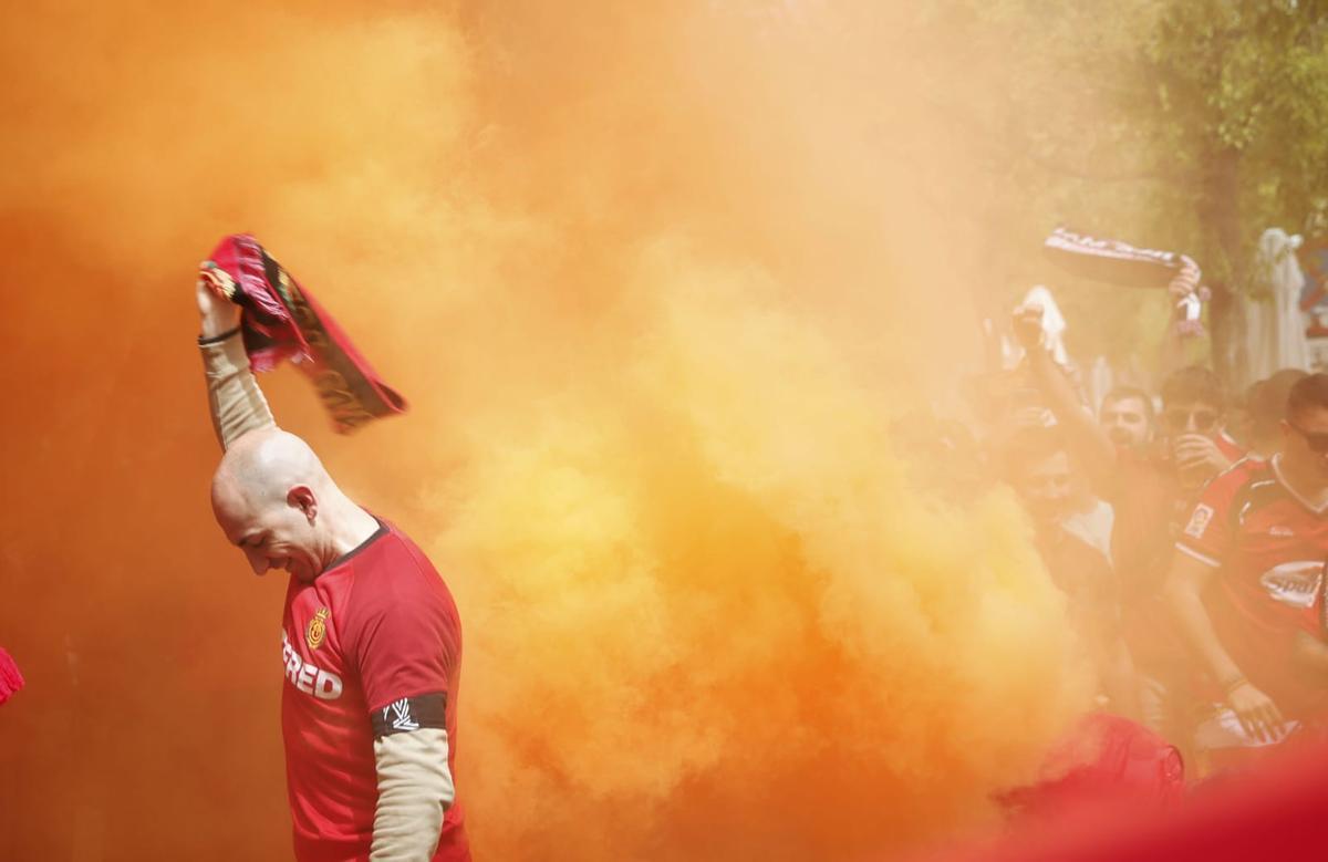 Los aficionados del Mallorca toman Sevilla antes de la final de la Copa del Rey