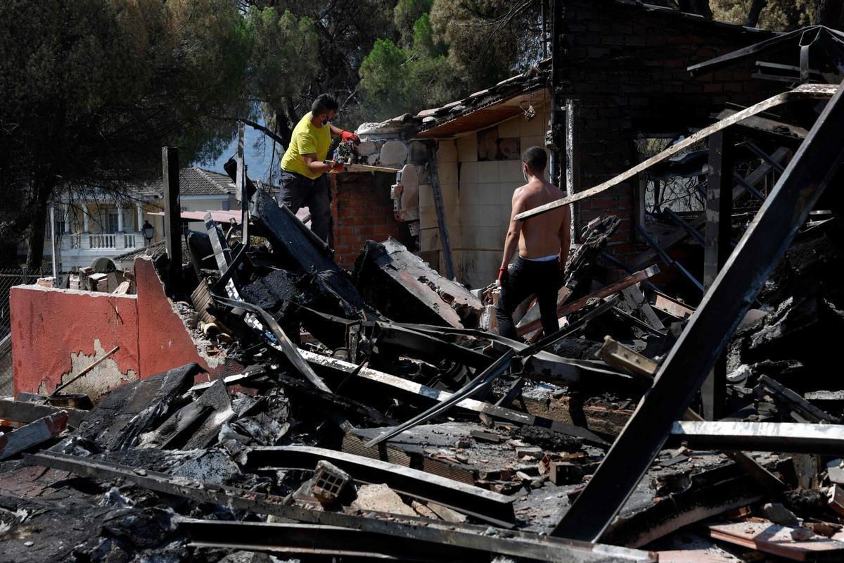 Esta foto tomada el 29 de julio de 2026 muestra una casa quemada completamente destruida después de un devastador incendio forestal en Pelayos de la Presa, a 65 kilómetros al oeste de Madrid, el 29 de julio de 2026.