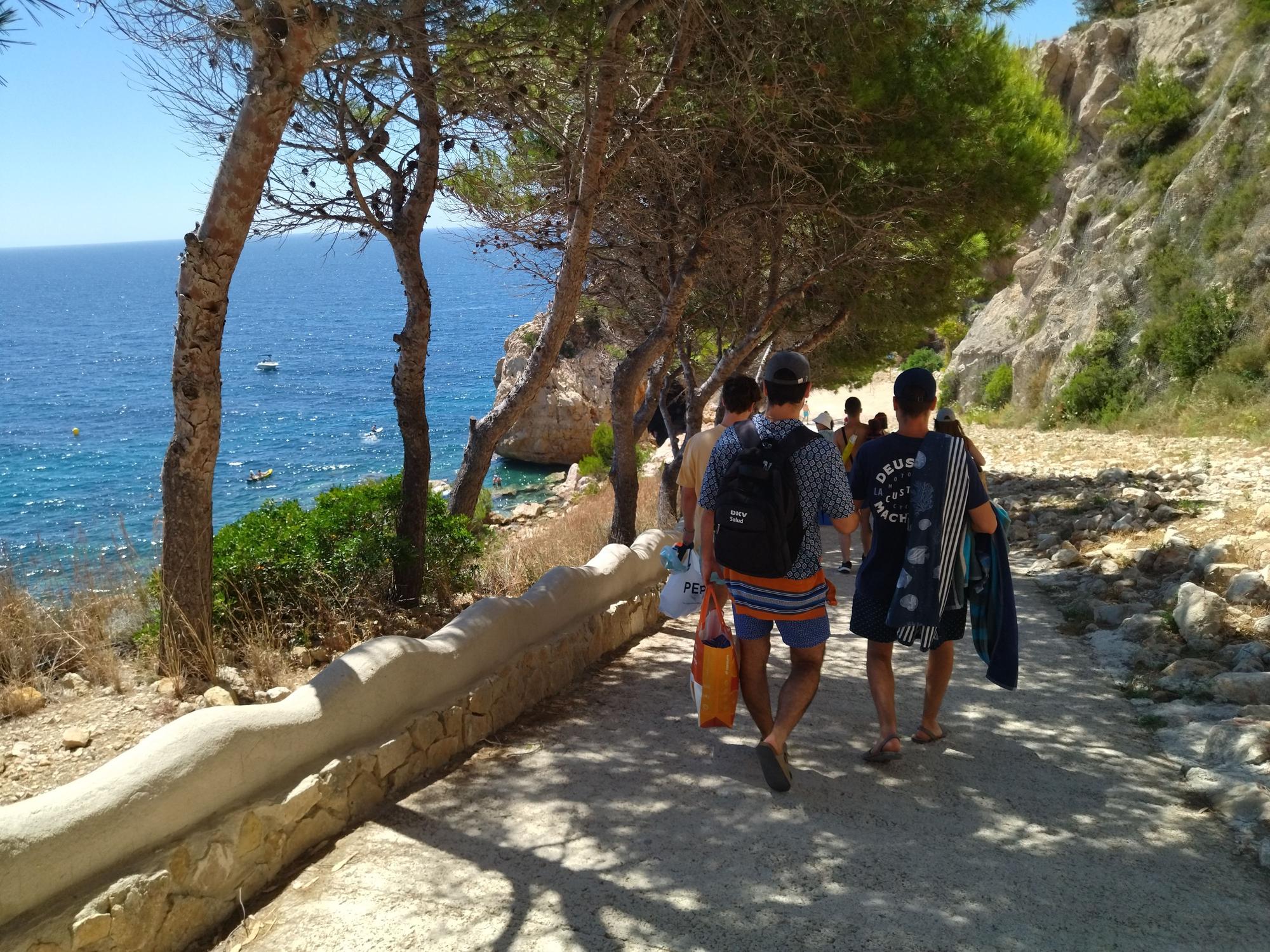 El Moraig: así es la primera playa valenciana que cobra para mitigar la masificación