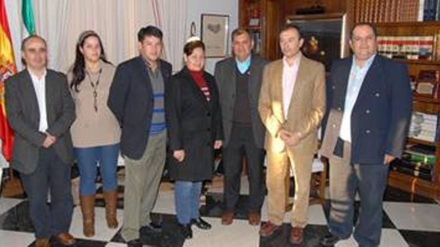 Una comunidad paraguaya visita Extremadura para conocer su modelo turístico