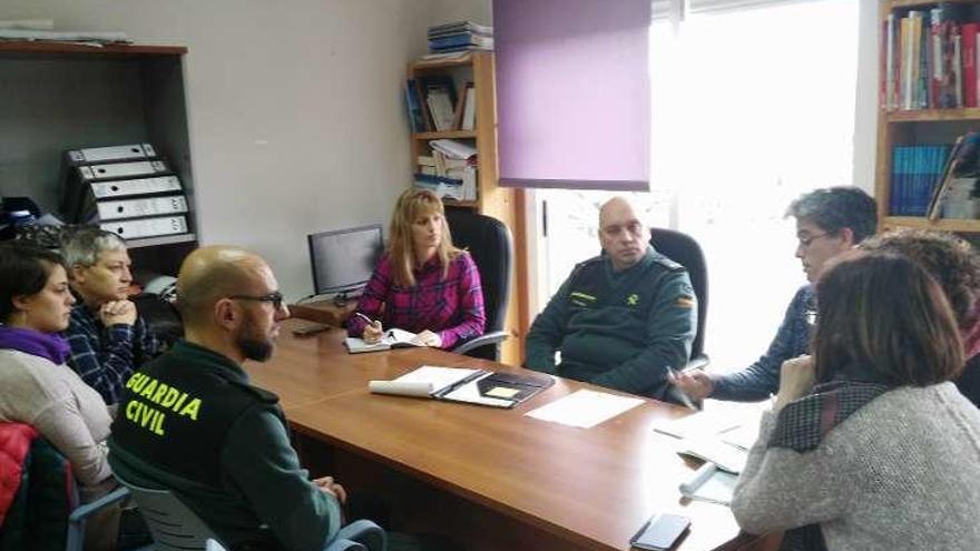 Reunión celebrada ayer por los organismos implicados.  // FdV