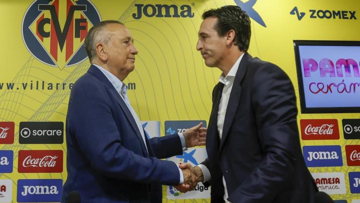 El presidente del Villarreal, Fernando Roig, señaló en la rueda de prensa de despedida del entrenador Unai Emery, quien ha pagado su cláusula de rescisión para fichar por el Aston Villa, que la marcha del técnico les ha dejado &quot;a pie cambiado&quot;.