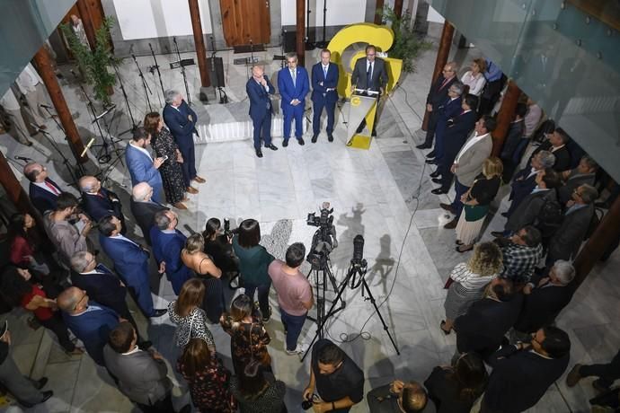 23-10-19 LAS PALMAS DE GRAN CANARIA. CASASA CONSISTORIALES. LAS PALMAS DE GRAN CANARIA. Exposición 40 años de Guaguas Municipales. Fotos: Juan Castro.  | 23/10/2019 | Fotógrafo: Juan Carlos Castro