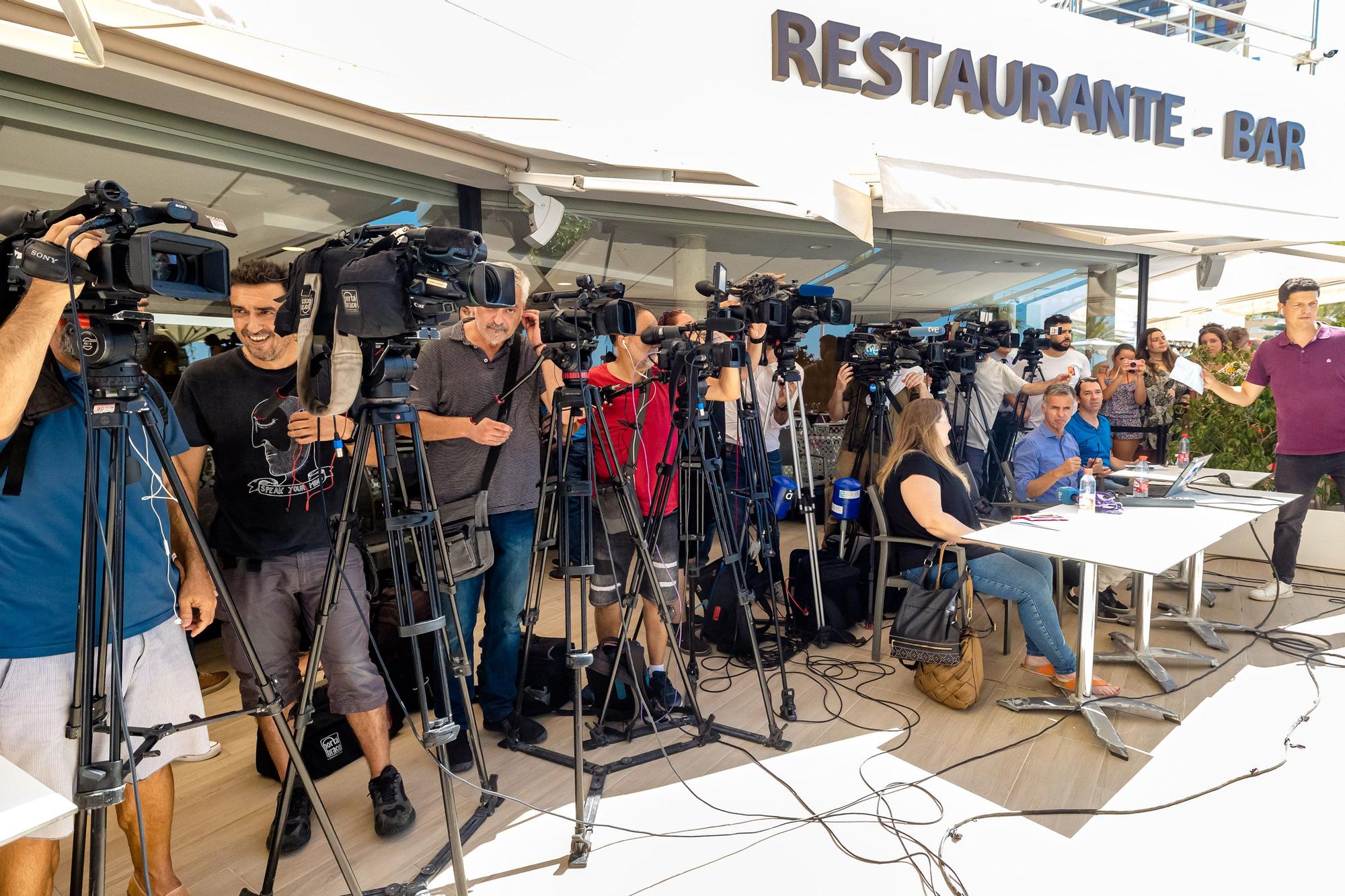 El presidente del PP nacional presenta un decálogo de medidas a los representantes del turismo entre las que se encuentra la renovación del Imserso