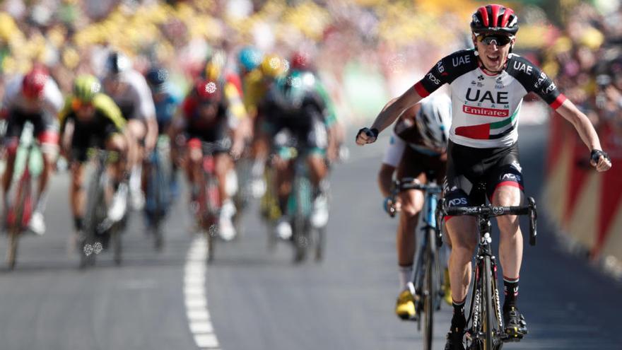 Martin (UAE) escala primer el Mur de la Bretanya i cedeixen Bardet i Dumoulin