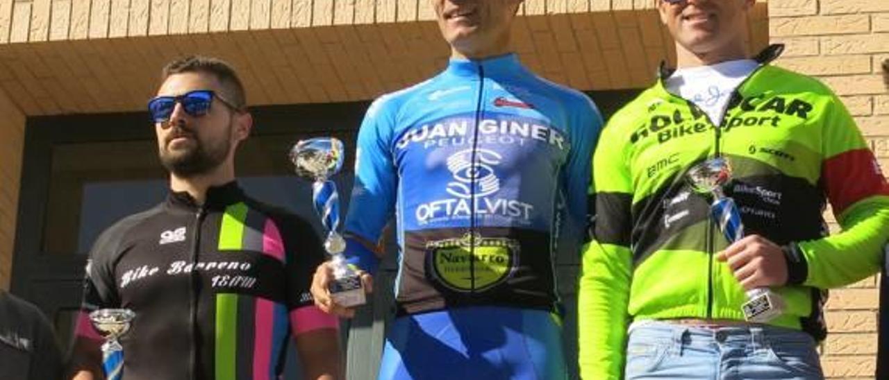 Noguera y Luis vencen en la popular marcha ciclista de montaña de Turís