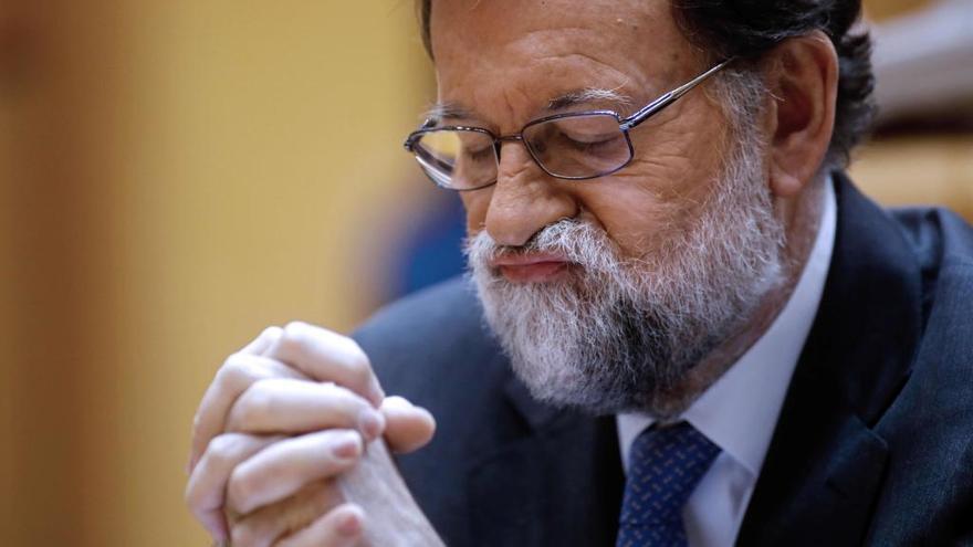 Un edil del PP de la Font, a Rajoy:  &quot;Compra una cuerda y haz lo de los samurais&quot;