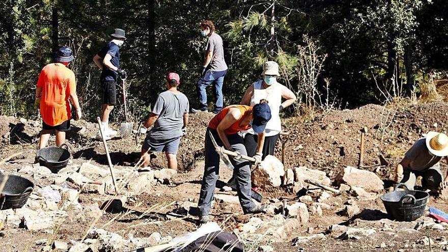 Els veïns de la zona són els protagonistes de la campanya arqueològica que té lloc aquest estiu