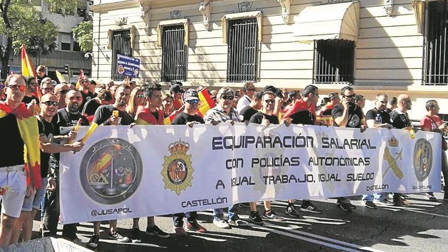 policías piden AHORA EN MADRID UN AUMENTO salarial