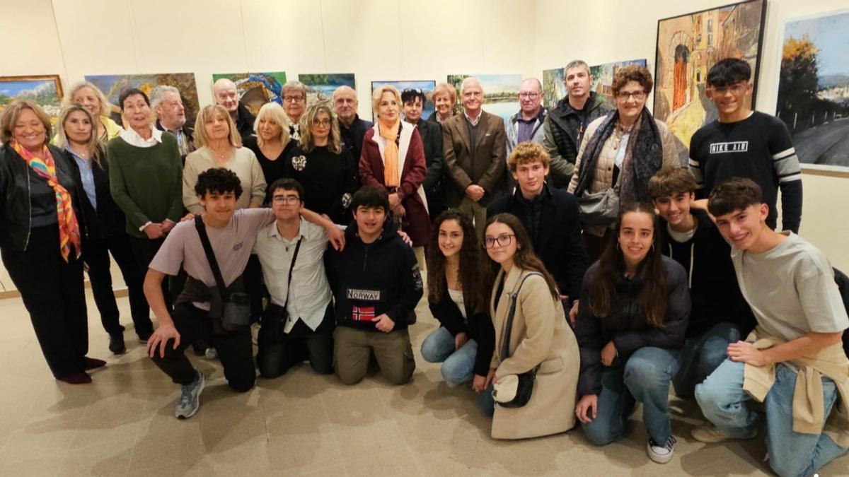 Organització, artistes i alumnat del col·legi Ave Maria de Manresa