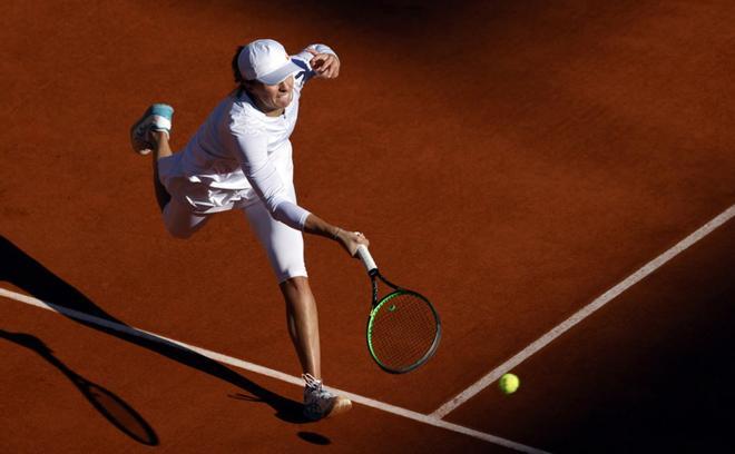 Iga Swiatek, se convierte en la ganadora más joven de Roland Garros tras doblegar en la final de Roland Garros 2020 a Sofia Kenin por un contundente 6-4 y 6-1