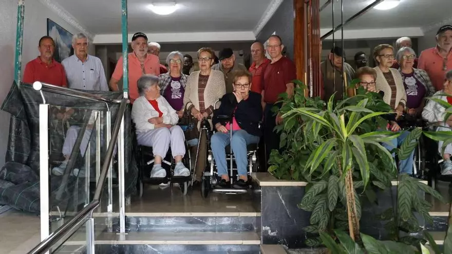 Mayores de Teis, «atrapados» en sus casas al no tener acceso al ascensor