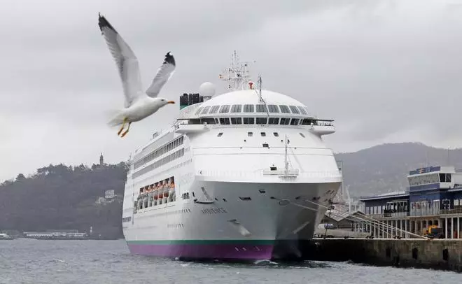 El modernizado «Ambience» recala de nuevo en Vigo