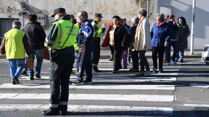 Medio año de protestas vecinales para reclamar un semáforo.