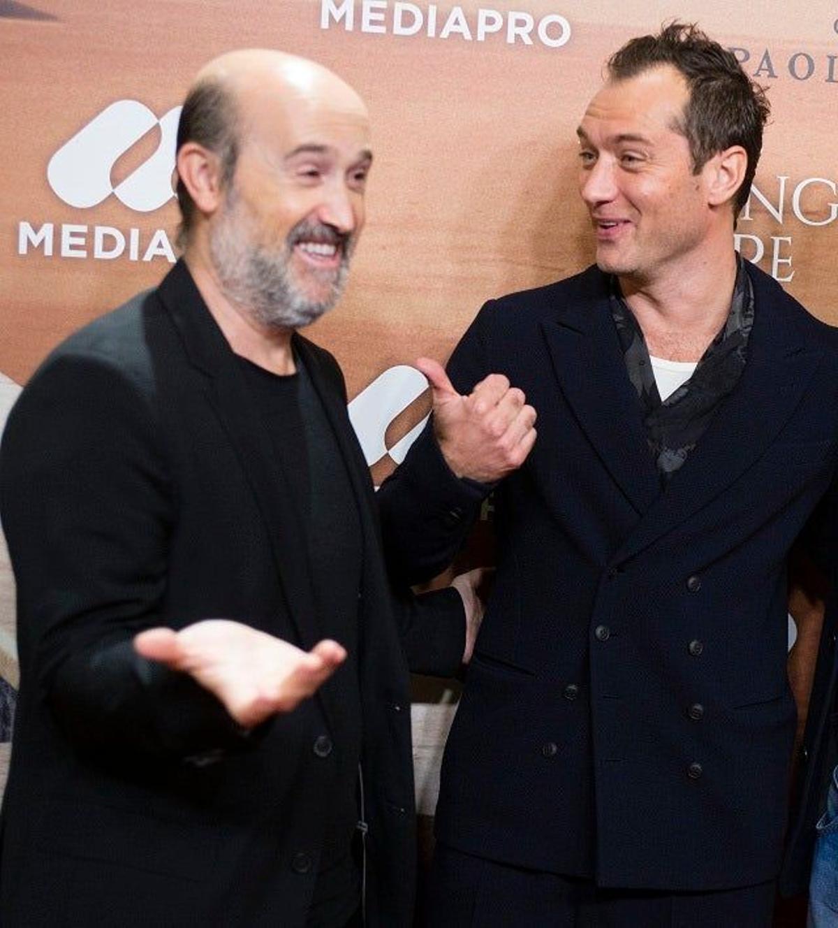 Javier Cámara y Jude Law presentan 'The young Pope' en Madrid