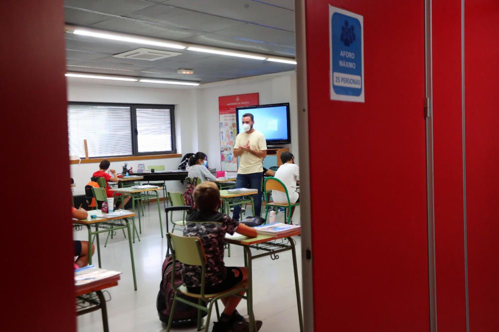 Primer día de clase en el colegio municipal de Benimaclet, en València.