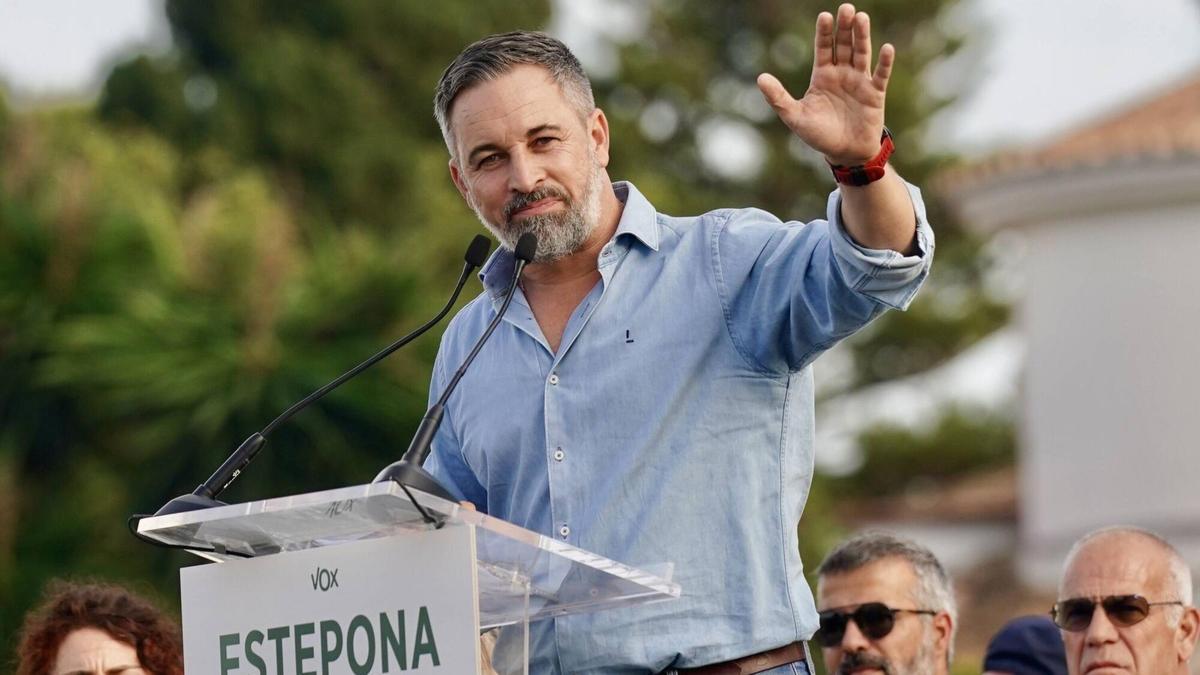 Santaigo Abascal Santiago Abascal arranca la precampaña electoral al 29N en Estepona y ...