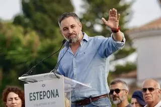 Santiago Abascal arranca la precampaña electoral al 29N en Estepona y se compromete a "recuperar el poder para el ciudadano"