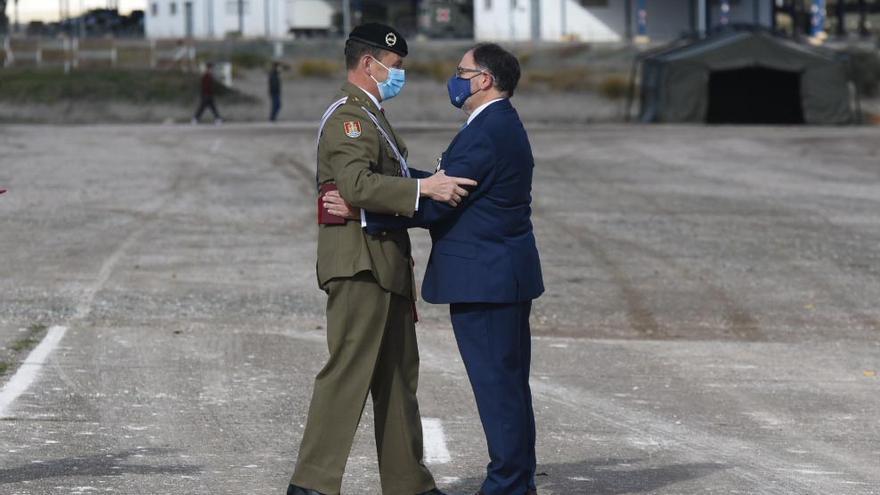 Parada militar en Cerro Muriano en honor a la patrona de la Infantería