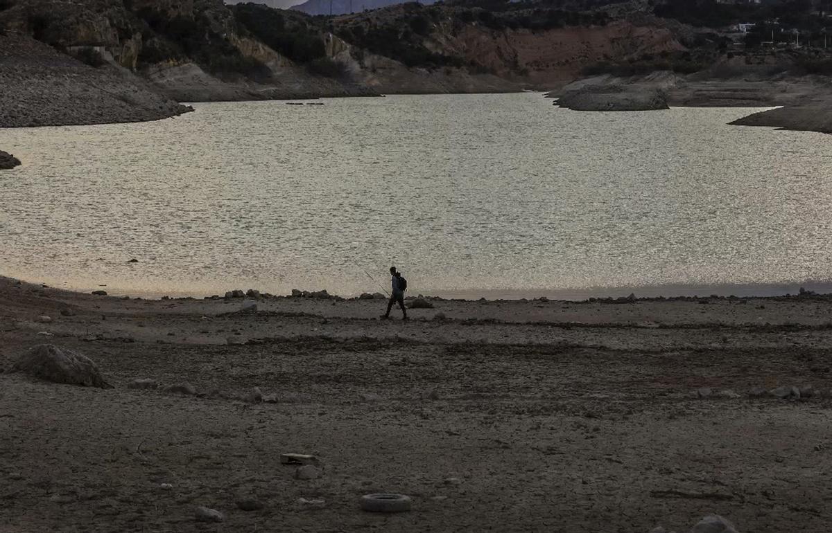 El pantano de Crevillent sigue en una situación crítica por la sequía de los cinco últimos meses.