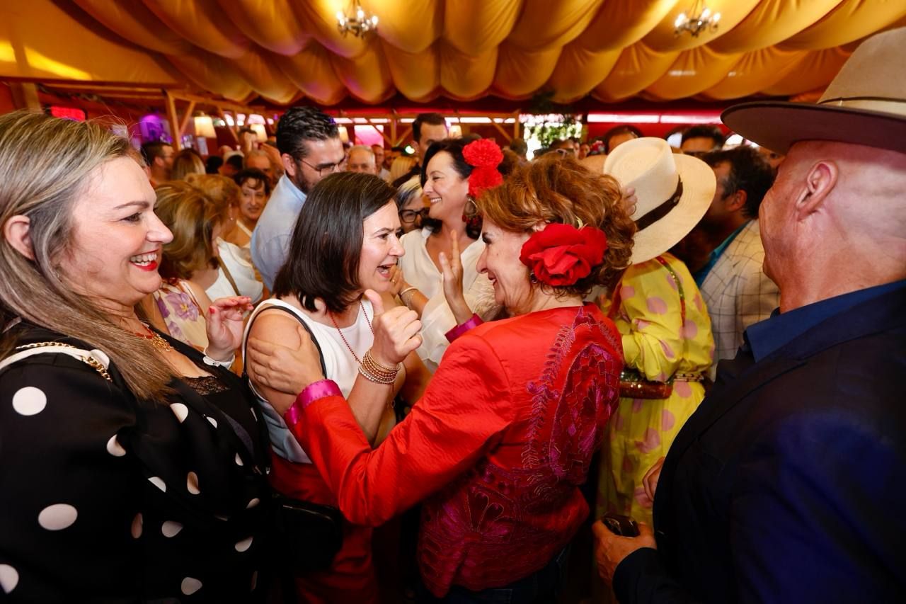 La Feria entra en calor con todas las mesas llenas