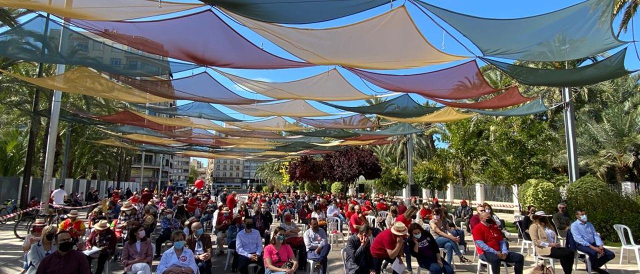 Concentración por el Día del Trabajador en el Paseo de la Estación, Elche