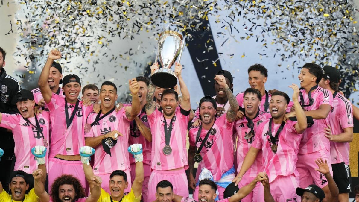 Messi levanta un nuevo título