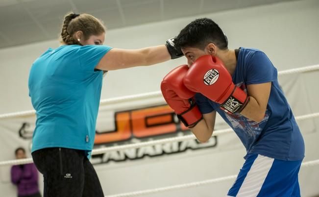 Deporte Base. Reportaje de boxeo al Jet Canarias