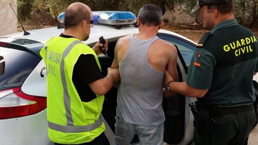 La Guardia Civil requisa mil dosis de cocaína y detiene a cinco personas